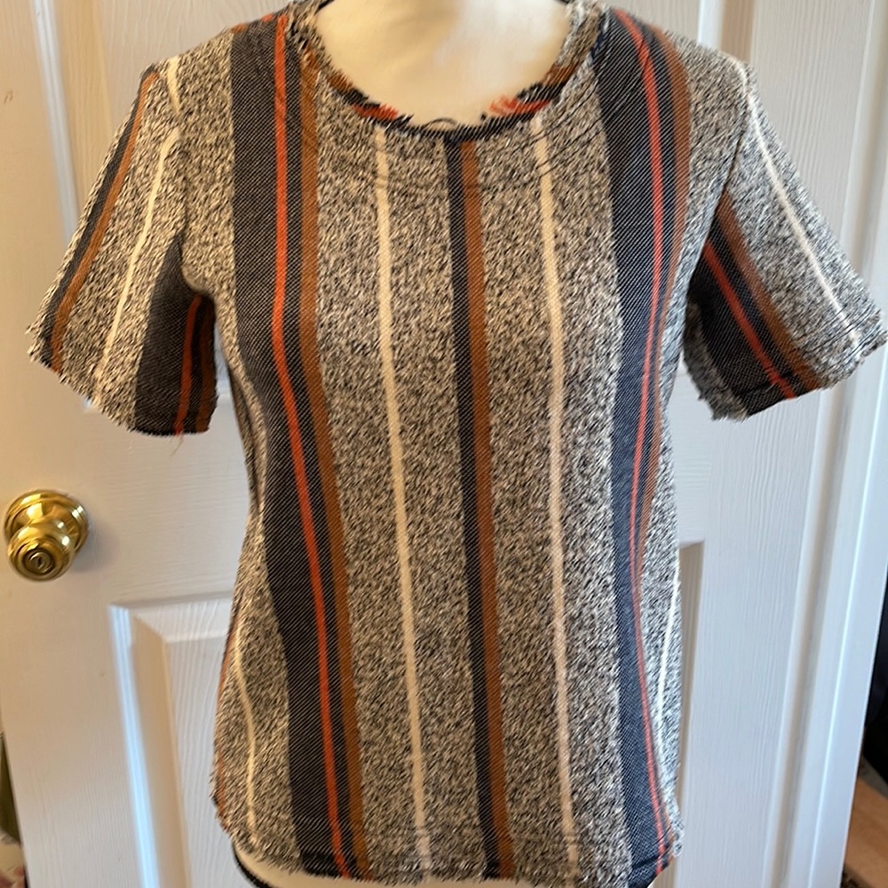 Great like new top perfect with denim. Ann Taylor XS